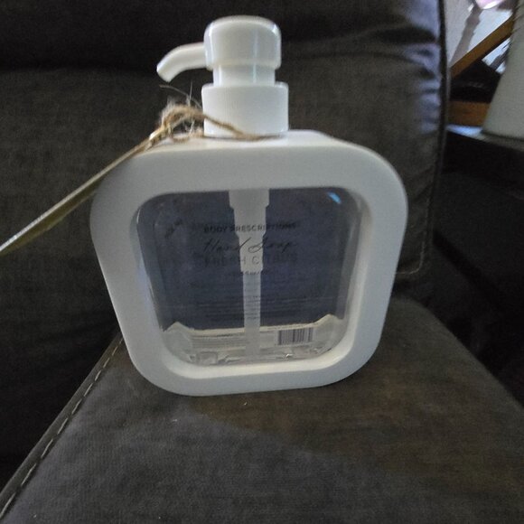 Body Prescriptions Hand Soap Fresh Citrus Scent 16.9 fl oz/500 mL - Picture 3 of 7